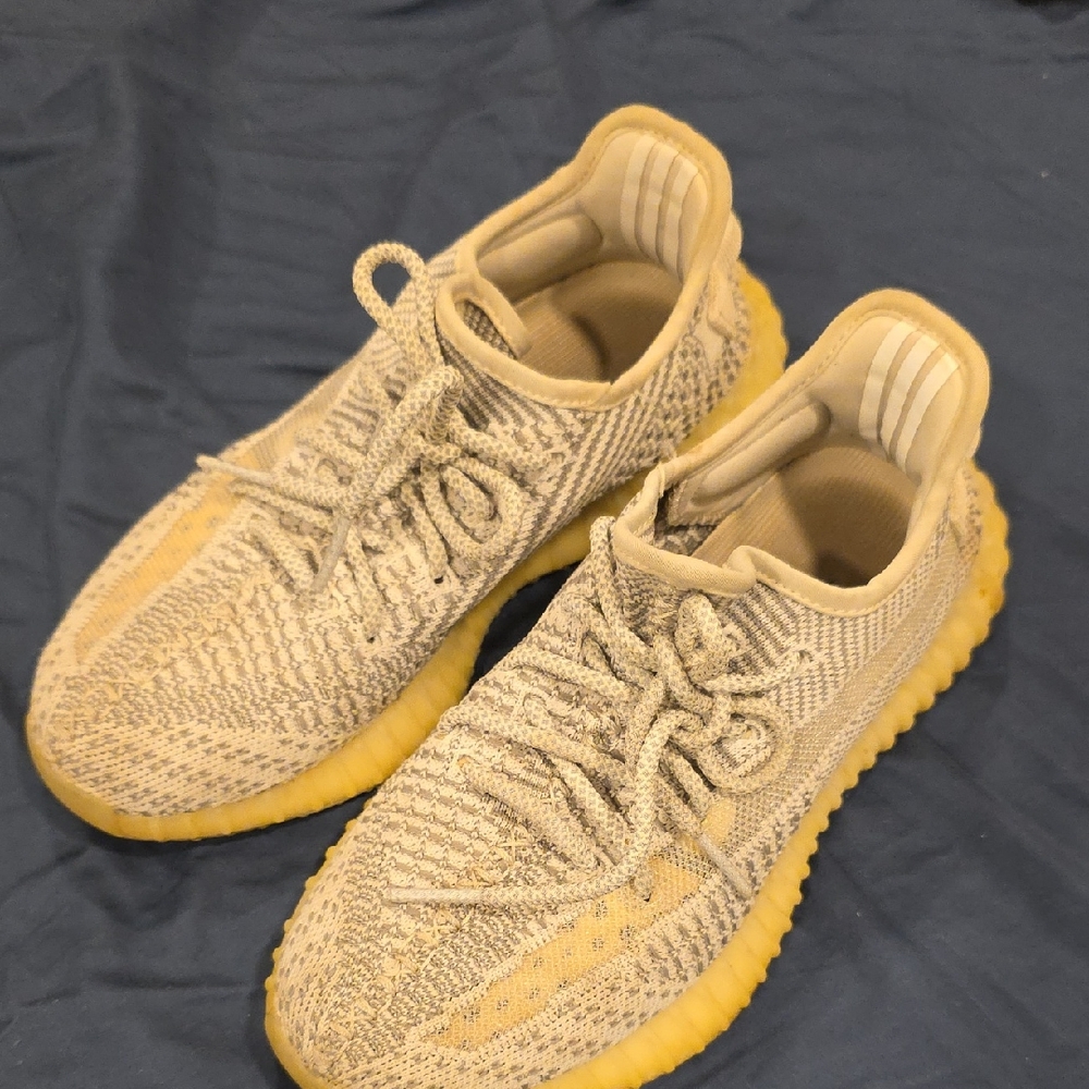 Yeezy Boost 350 V2 Cream/Yellow Knit Sneakers